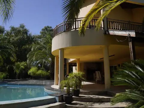 Casa 7 ambientes con 3 baños