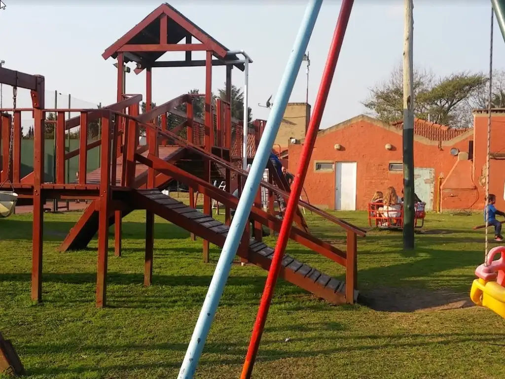 Áreas comunes piscina, gimnasio, club-house, juegos en Los Rosales