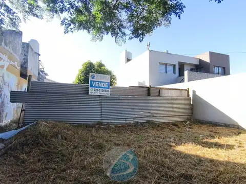 Lote en venta Barrio Los Pinares!