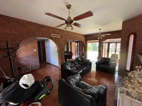 CASA COUNTRY EN CANNING Escribano Francisco Vázquez al 3500