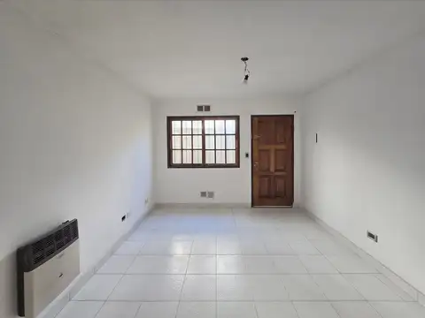 Depto Tipo Casa en Alquiler de 1 dormitorio