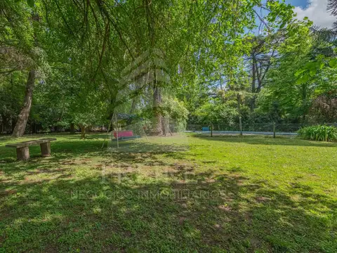 VENTA CASA en Terreno 4.150m2 en el centro de Pilar - Ideal emprendimiento