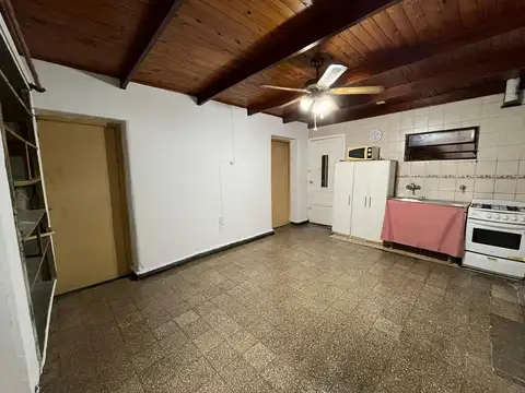 Casa 3 ambientes con 1 baño