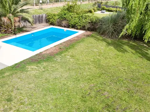 Casa en Alquiler con 3 cocheras