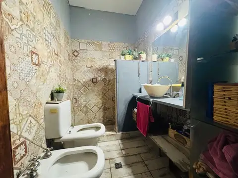 Casa 6 ambientes con 1 baño