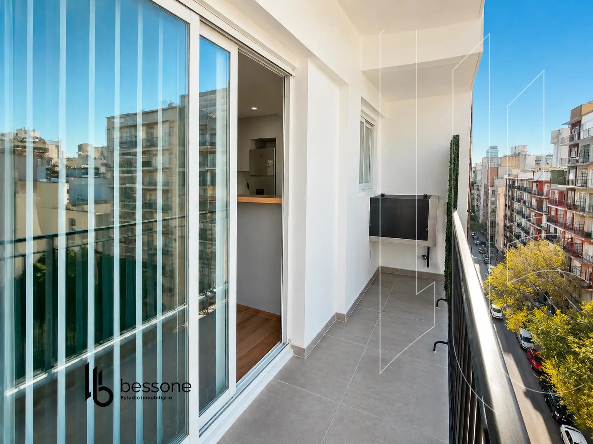 Depto 2 amb, 36m² con balcón y parrilla — Plaza Colon