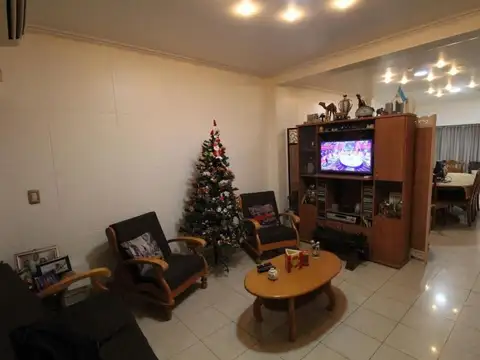 Casa 4 AMBIENTES en Moron