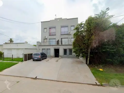 CASA CENTRICA DE 1 CUARTO C/ENTRADA DE AUTO