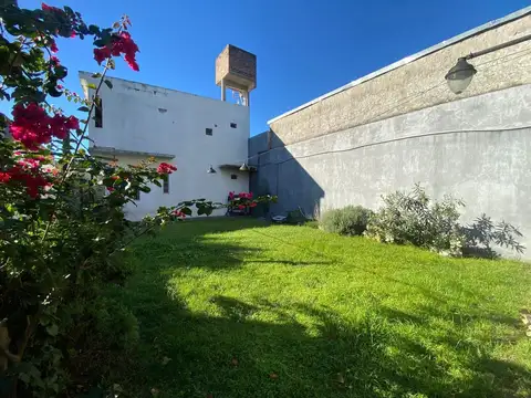 Depto Tipo Casa en Alquiler de 2 dormitorios