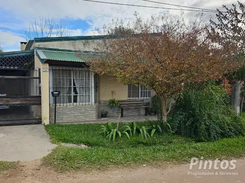 Escalada Nº 2147  (e/ Saavedra y Primera Junta)