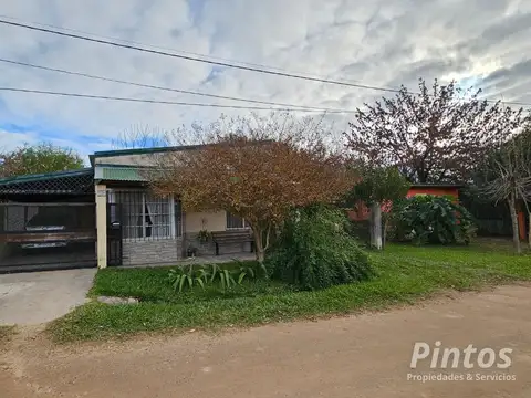 Casa y Depto sobre calle Escalada, a 150 mts de Cabildo. Ideal para renta. SAN JOSE.