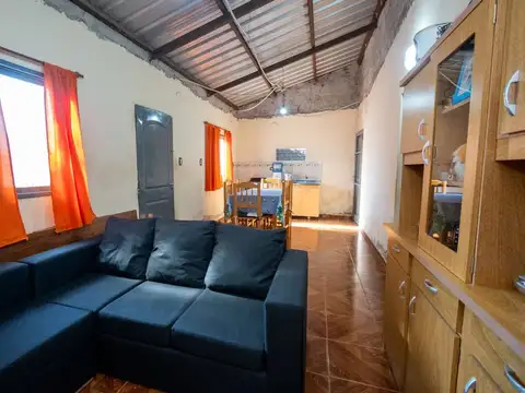 Casa 3 ambientes con 1 baño