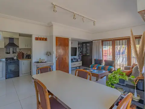 Depto Tipo Casa en Venta con 2 cocheras