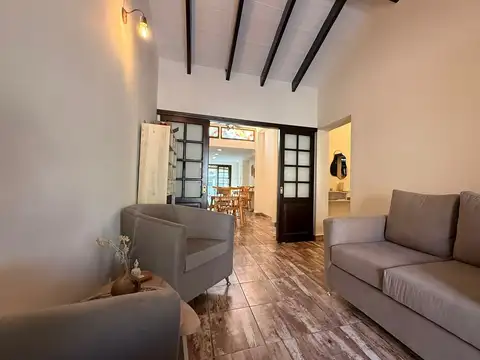 Casa en venta sexta sección 3 dormitorios Quincho y cochera doble