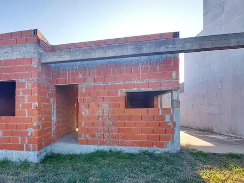 Casa 3 ambientes con 1 baño