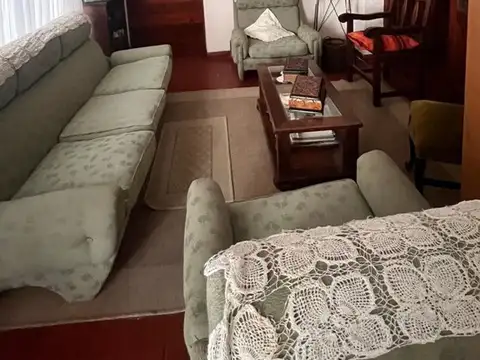 CASA CON LOCAL EN VENTA BERAZATEGUI