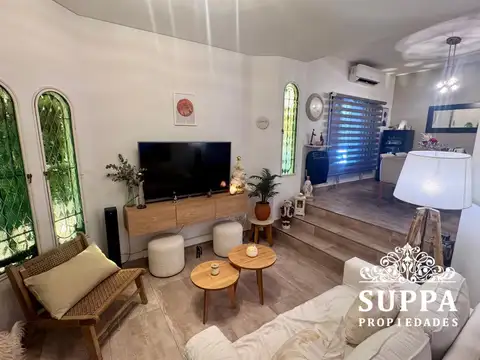 Casa en Venta con 2 cocheras