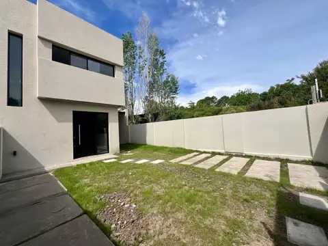 Casa A Estrenar En La Bota Benavidez