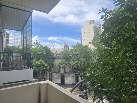 Departamento en alquiler en Flores 2 ambientes al frente x escalera