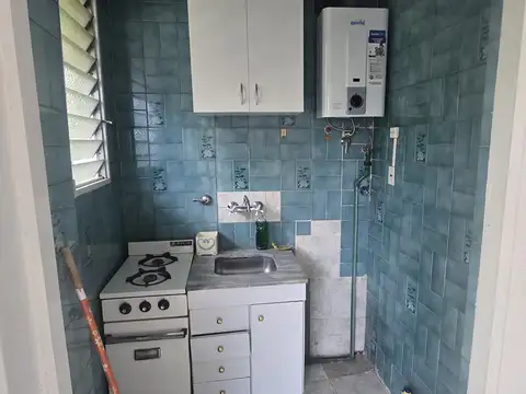 Departamento en alquiler en Flores 2 ambientes al frente x escalera