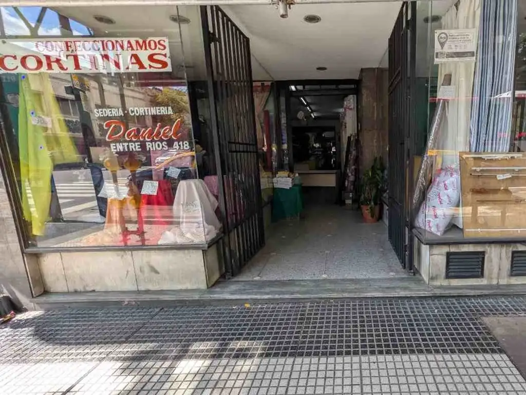 Avenida Entre Ríos 400