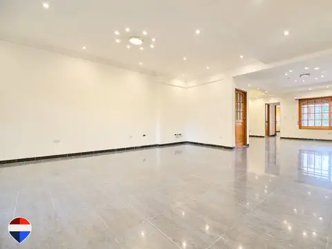 Casa 6 ambientes con 4 baños