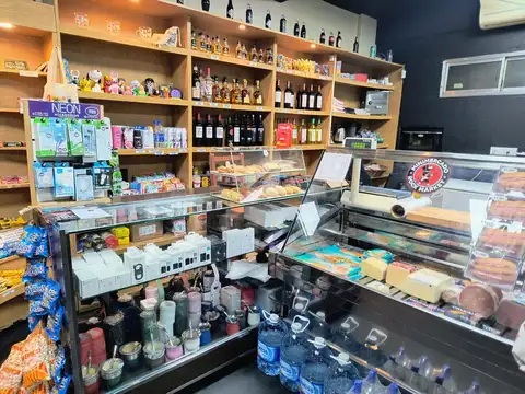 Excelente Almacen Kiosco para ingresar en la zona de Belgrano.