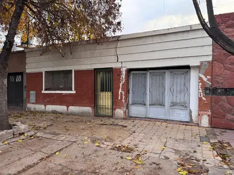 Venta Casa a Demoler 4ta Seccion