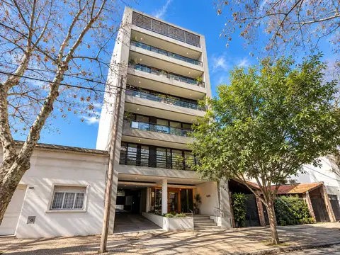 Departamento de 1 dormitorio con cochera en alquiler en La Plata sobre Calle 66 [Cod: 9]