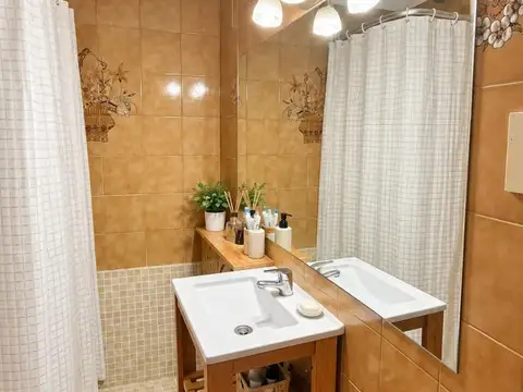 Casa en Villa Adelina 7 ambientes