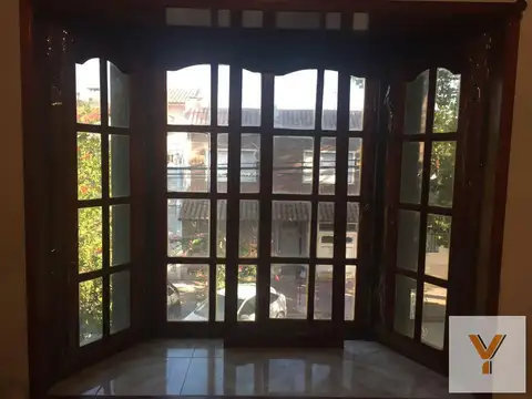 Casa 6 ambientes con 3 baños