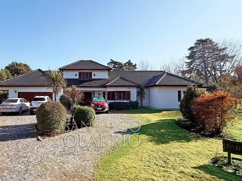 Casa en Venta de 778m2 totales en Country Mapuche de Pilar 100