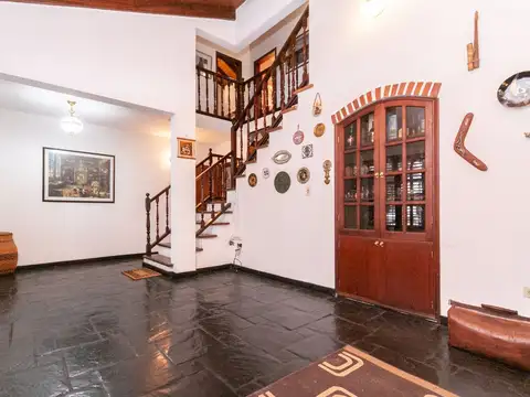 Casa 6 ambientes con 3 baños