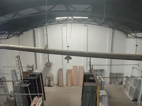 Excelente Local comercial Premium sobre Av. Calchaqui!