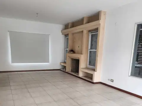Casa 6 ambientes con 4 baños