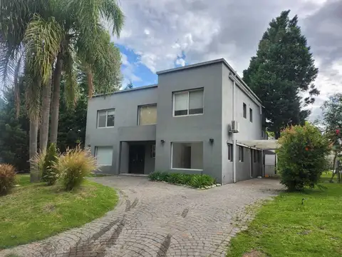 La Pradera-Av. Caamaño 900
