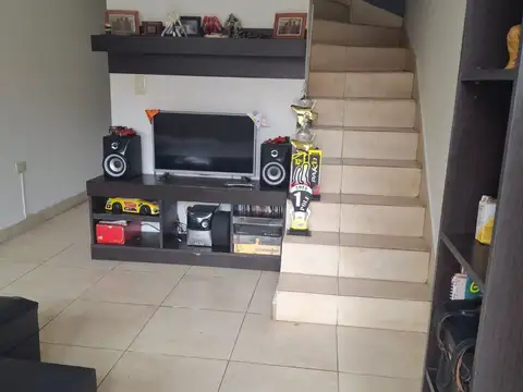 Departamento 4 ambientes con 2 baños