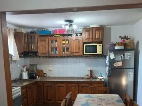 Casa 4 ambientes con 1 baño