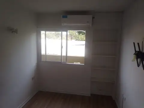 Depto Tipo Casa en Alquiler en La Plata, $ 450.000
