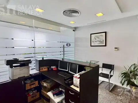 Oficina en Venta con 8 cocheras