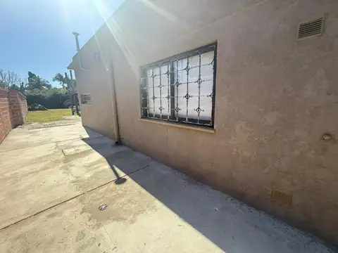 Casa en Venta en Gonzalez Catan, USD 140.000