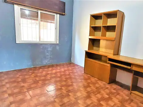 Casa de 4 amb. con Escritorio, Jardín, Patio y Parrilla