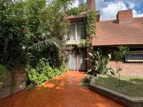 Casa en Venta en Adrogue, USD 197.000