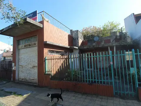 OPORTUNIDAD VENTA CHALET 3 AMBIENTES + LOCAL AL FRENTE