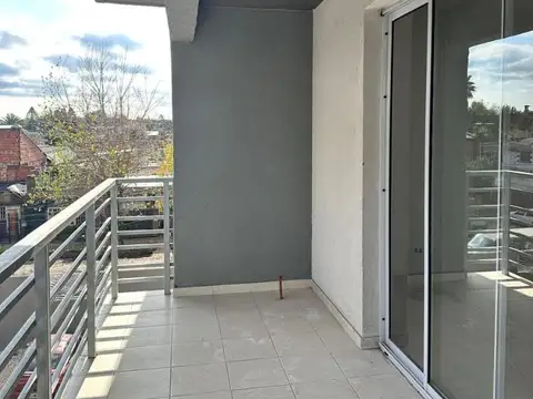 VENTA DEPARTAMENTO 3 AMBIENTES EN COMPLEJO SOLARES EN MORENO