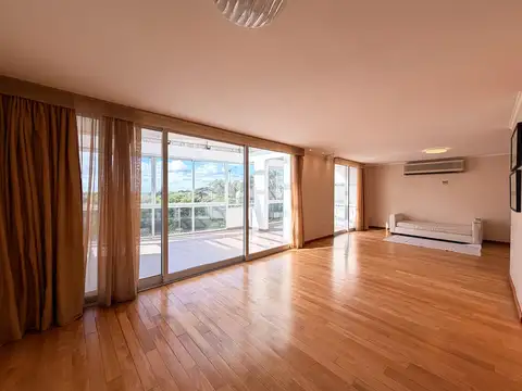 Departamento 6 ambientes con 4 baños