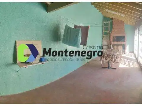 Casa en Venta con 3 cocheras