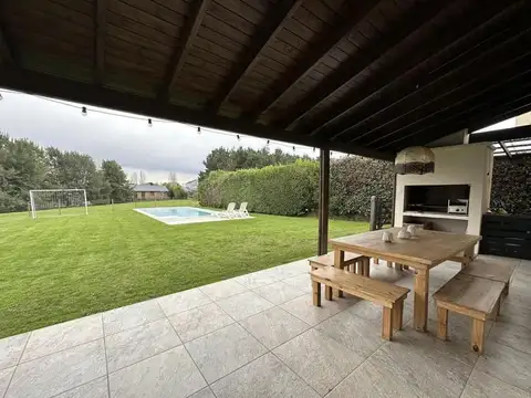 Jorge Newbery 5005, Mar Del Plata, Buenos Aires, Argentina.