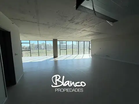 Oficina en Alquiler al Este
