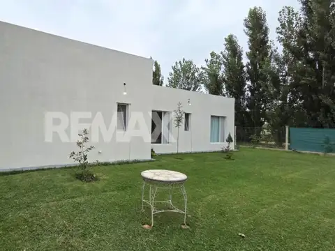 Casa en Venta en Plottier, USD 280.000